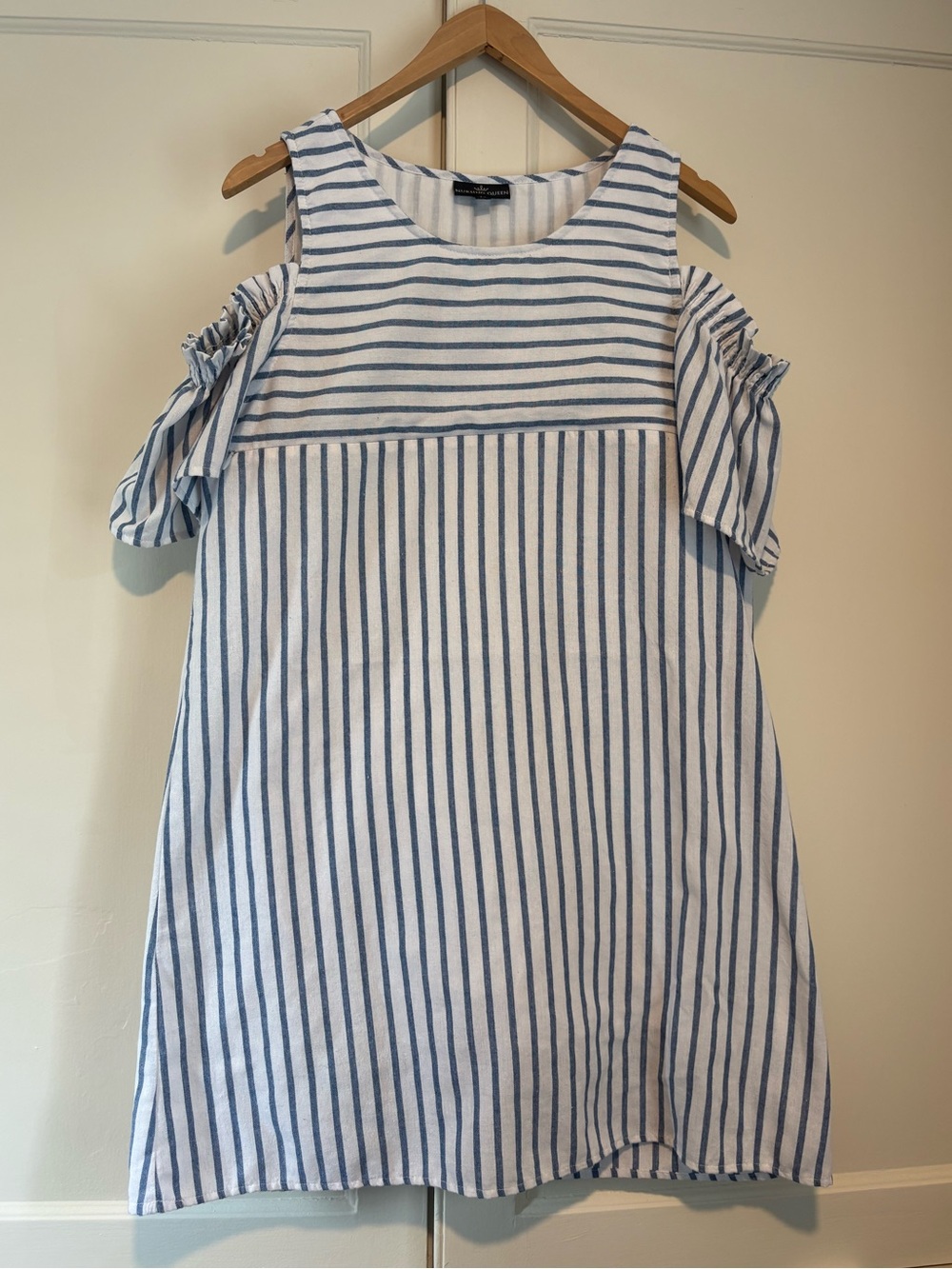Nursing Queen Cold Shoulder Dress with Zipper Nursing Access